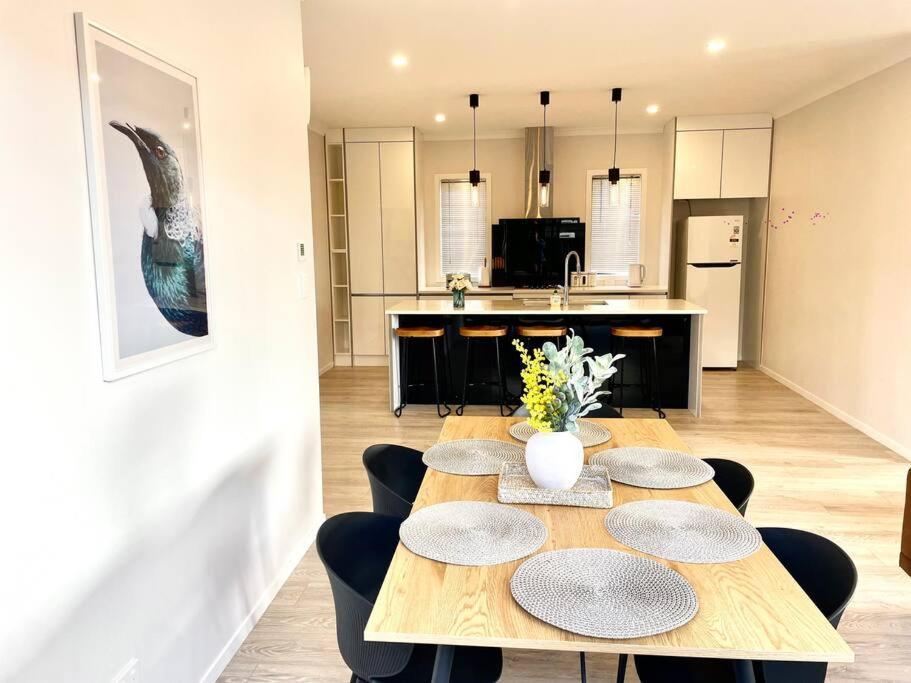 Morden Spacious New House Hamilton Eksteriør billede